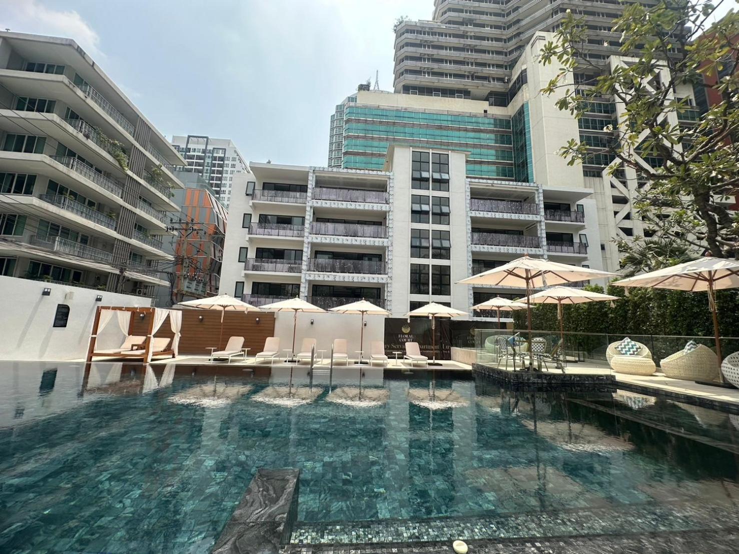 Floral Court Hotel & Residence Sukhumvit 13 Μπανγκόκ Εξωτερικό φωτογραφία